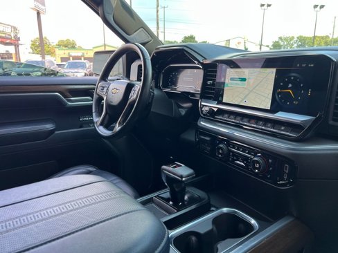 Used 2023 Chevrolet Silverado 1500 High Country w/ Z71 Off-Road Package image 32