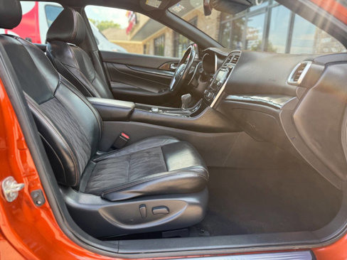 Used 2020 Nissan Maxima SR w/ Sport Mat Group image 14