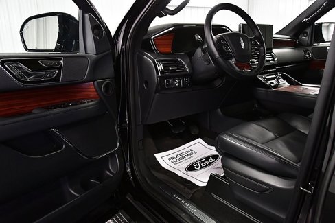 Used 2024 Lincoln Navigator L Reserve image 14
