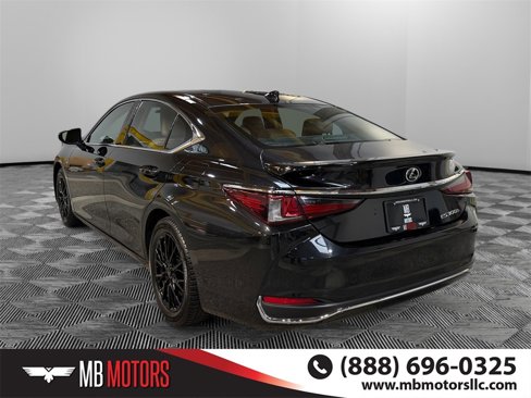 Used 2024 Lexus ES 300h image 8