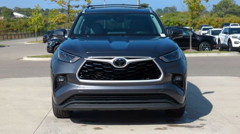 Used 2024 Toyota Highlander XLE image 9