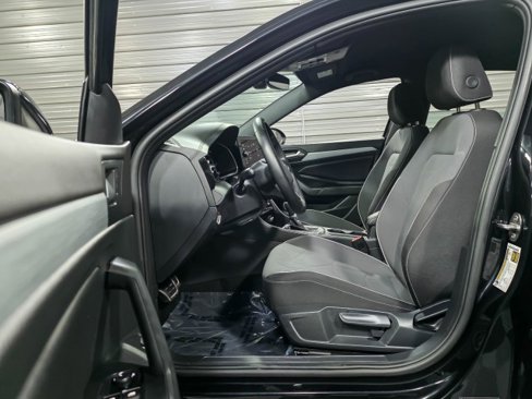 Used 2025 Volkswagen Jetta Sport image 13