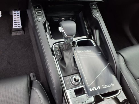 New 2025 Kia Telluride SX w/ SX Captain's Chair Package image 24