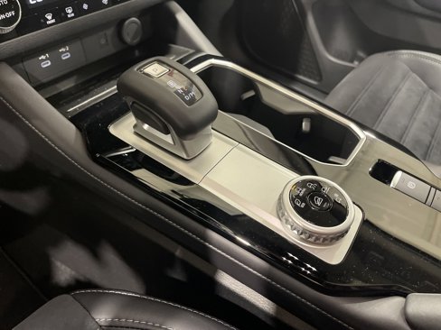 New 2025 Mitsubishi Outlander SE image 25