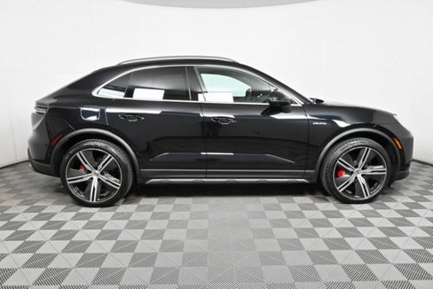 Used 2025 Porsche Macan 4S Electric image 26