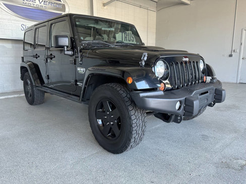 Used 2012 Jeep Wrangler Unlimited Rubicon image 2