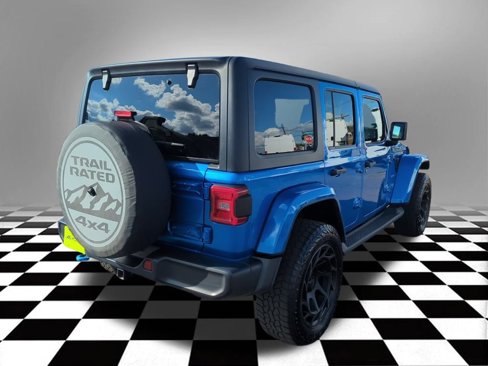 Used 2022 Jeep Wrangler Unlimited Sahara w/ Cold Weather Group image 8