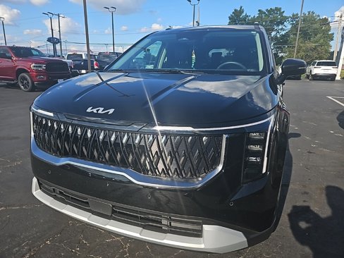 Used 2025 Kia Carnival EX image 3