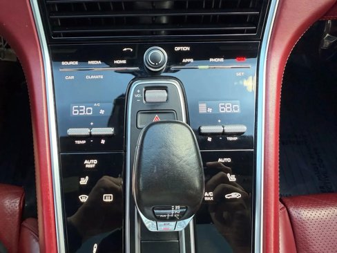 Used 2018 Porsche Panamera 4S image 32