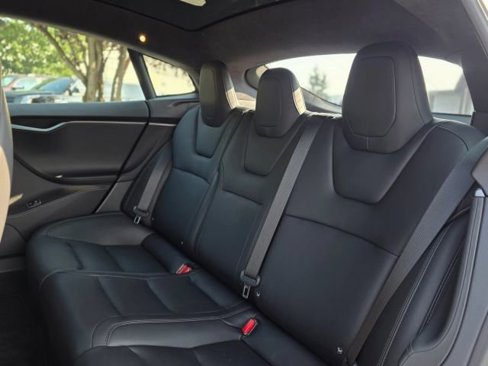 Used 2020 Tesla Model S Long Range Plus image 31