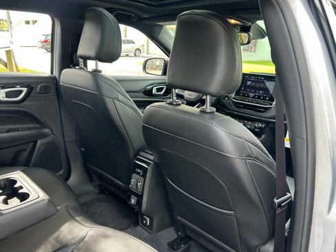 New 2025 Jeep Compass Limited w/ Sun and Sound Group image 38