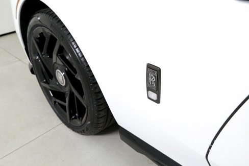 New 2025 Rolls-Royce Spectre Black Badge image 37
