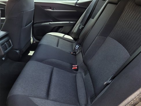 Used 2025 Toyota Camry LE image 12