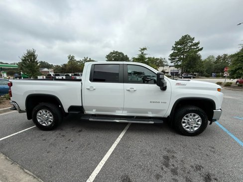 Used 2023 Chevrolet Silverado 2500 LT w/ Convenience Package image 5