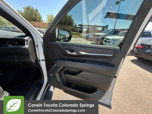Used 2022 GMC Yukon XL Denali image 29