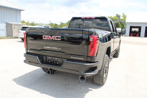 Used 2024 GMC Sierra 2500 Denali w/ Denali Reserve Package image 12