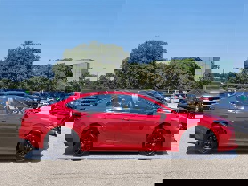 Used 2025 Toyota Camry LE image 3