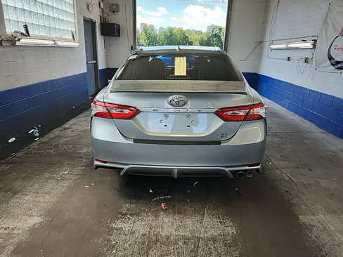 Used 2020 Toyota Camry SE image 3