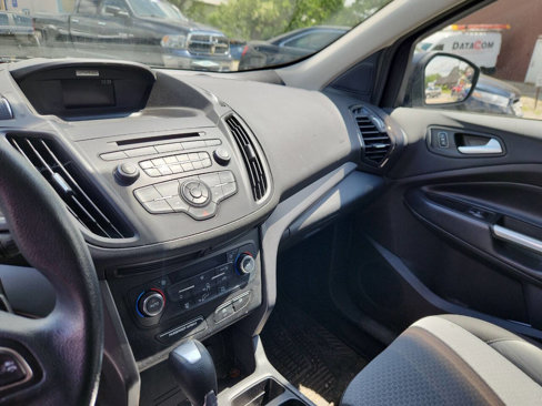 Used 2017 Ford Escape SE image 11