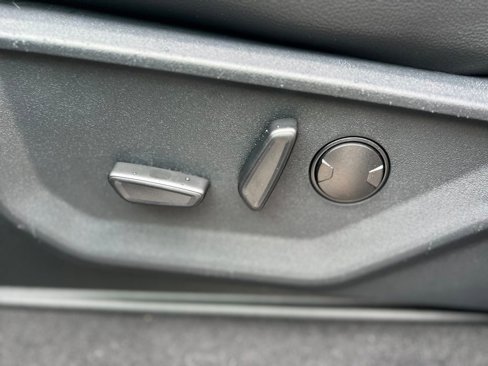 New 2025 Ford F250 Lariat image 30