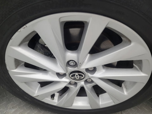 Used 2021 Toyota Camry LE image 31