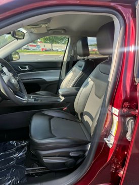 Used 2022 Jeep Compass Latitude image 11