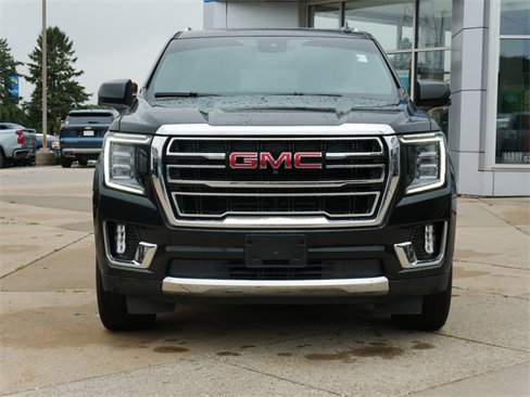 Used 2023 GMC Yukon XL SLT image 2