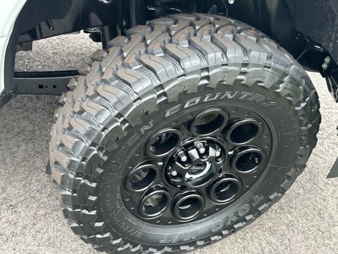 New 2025 Ford F250 Lariat w/ Black Appearance Package image 6