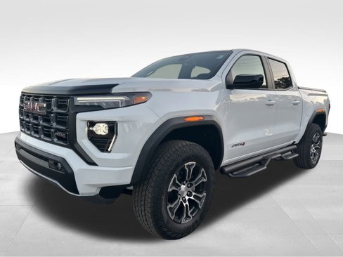 Used 2025 GMC Canyon AT4 image 1