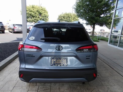 Used 2024 Toyota Corolla Cross XLE image 6