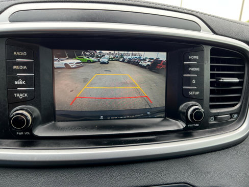 Used 2020 Kia Sorento LX image 18