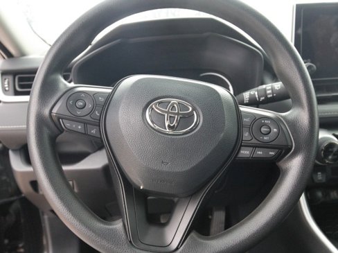 Used 2024 Toyota RAV4 XLE image 17