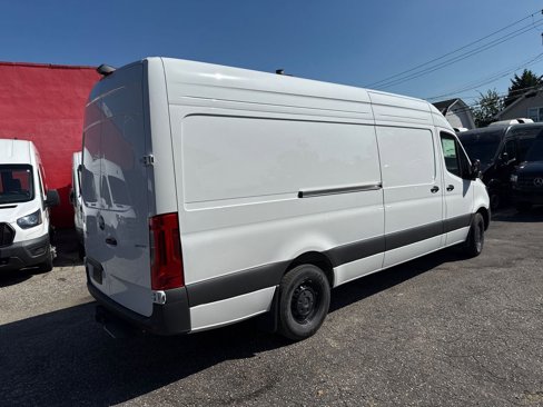 Used 2025 Mercedes-Benz Sprinter 2500 image 8