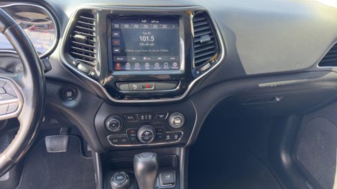 Used 2020 Jeep Cherokee Limited w/ Luxury Group image 27