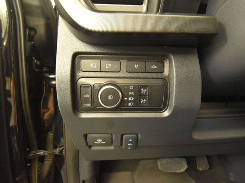 Used 2024 Ford F250 Platinum image 30