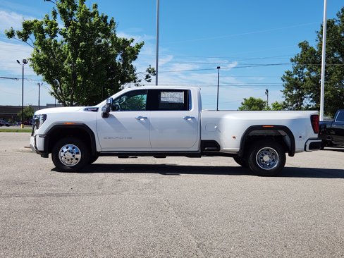 New 2025 GMC Sierra 3500 Denali w/ Denali Reserve Package image 4