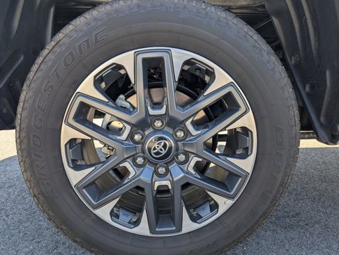 Used 2025 Toyota Tundra Limited image 12