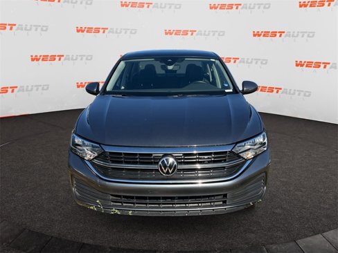 Used 2023 Volkswagen Jetta SE image 8