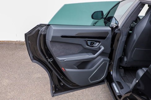 Used 2021 Lamborghini Urus image 38