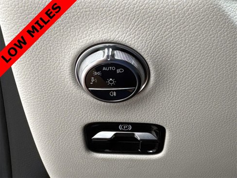 Used 2024 Mercedes-Benz GLC 300 image 33