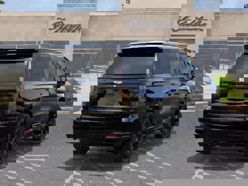 New 2026 Cadillac Escalade ESV Platinum Sport w/ LPO, ONYX Package image 4