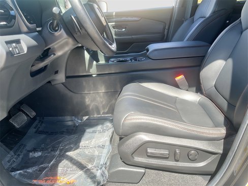 Used 2025 Honda Pilot TrailSport image 18