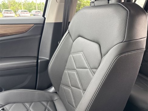 New 2025 Volkswagen Atlas SE image 41