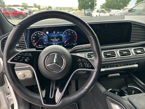 Used 2024 Mercedes-Benz GLS 450 4MATIC image 13