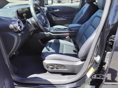 Used 2025 Chevrolet Equinox LT w/ Convenience Package II image 43