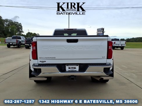 Used 2024 Chevrolet Silverado 3500 LT image 4