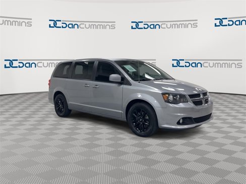 Used 2020 Dodge Grand Caravan GT image 2