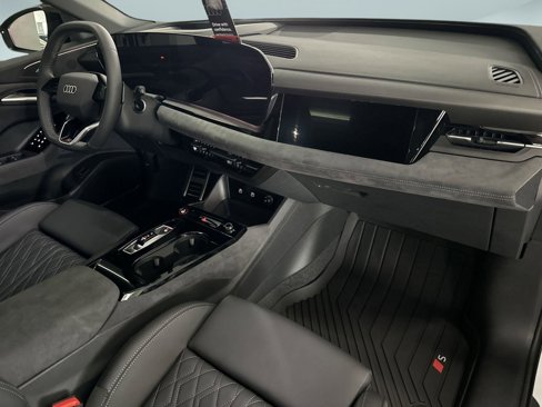 New 2025 Audi SQ6 e-tron Prestige image 14
