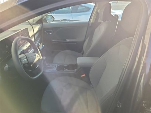 Used 2025 Kia K4 LXS image 7