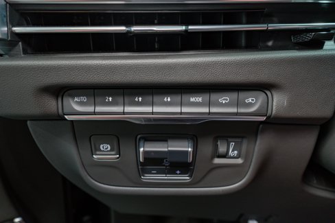 Used 2025 Cadillac Escalade Premium Luxury image 38